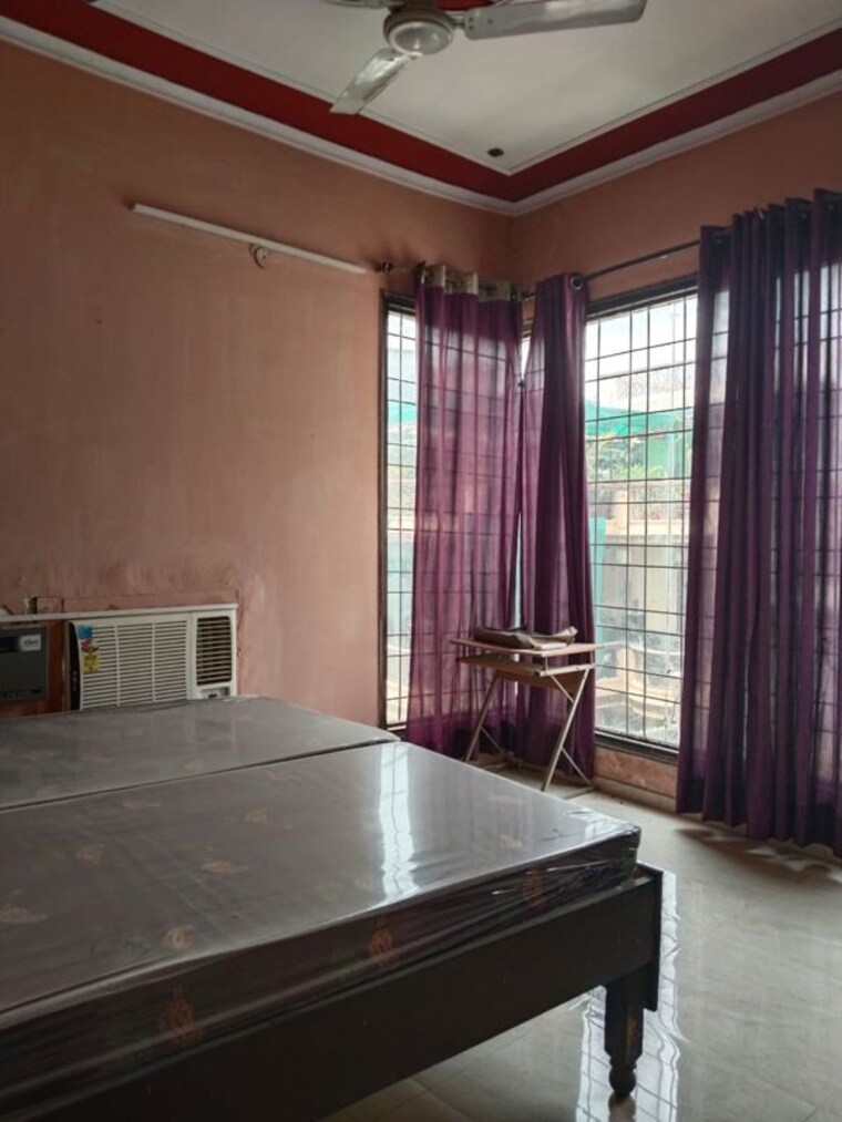 Room, old dlf 3 Bedroom 1500 Sq.Ft. Builder Floor In Old Dlf Gurgaon 9765429