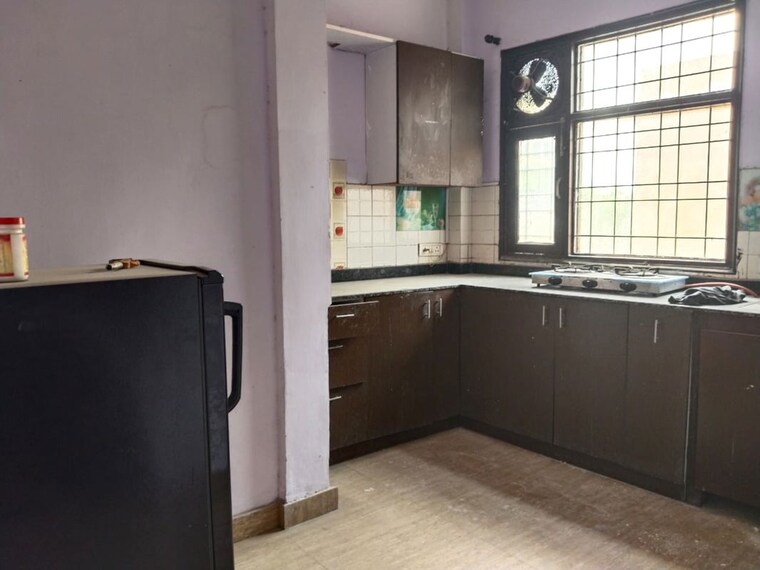 Kitchen, old dlf 3 Bedroom 1500 Sq.Ft. Builder Floor In Old Dlf Gurgaon 9765429