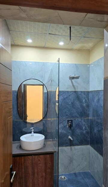 Bathroom in 3 BHK Builder Floor at Sector 40 – for Rent