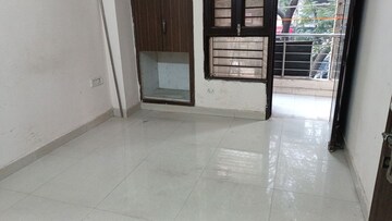 Room in 2 BHK Builder Floor at Vaishali Sector 5 – for Rent