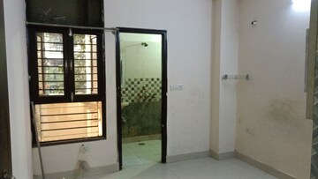 Room in 2 BHK Builder Floor at Vaishali Sector 5 – for Rent