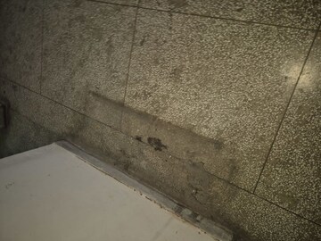 Furnished Amenities in 3.5 BHK Apartment at Mayur Vihar – for Rent