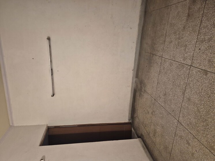 undefined, mayur vihar 3.5 Bedroom 1250 Sq.Ft. Apartment In Mayur Vihar Delhi 9765477