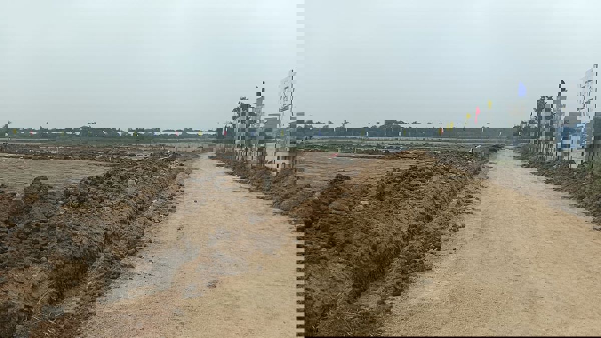 Plot For Sale in Sri Krishna Satellite County