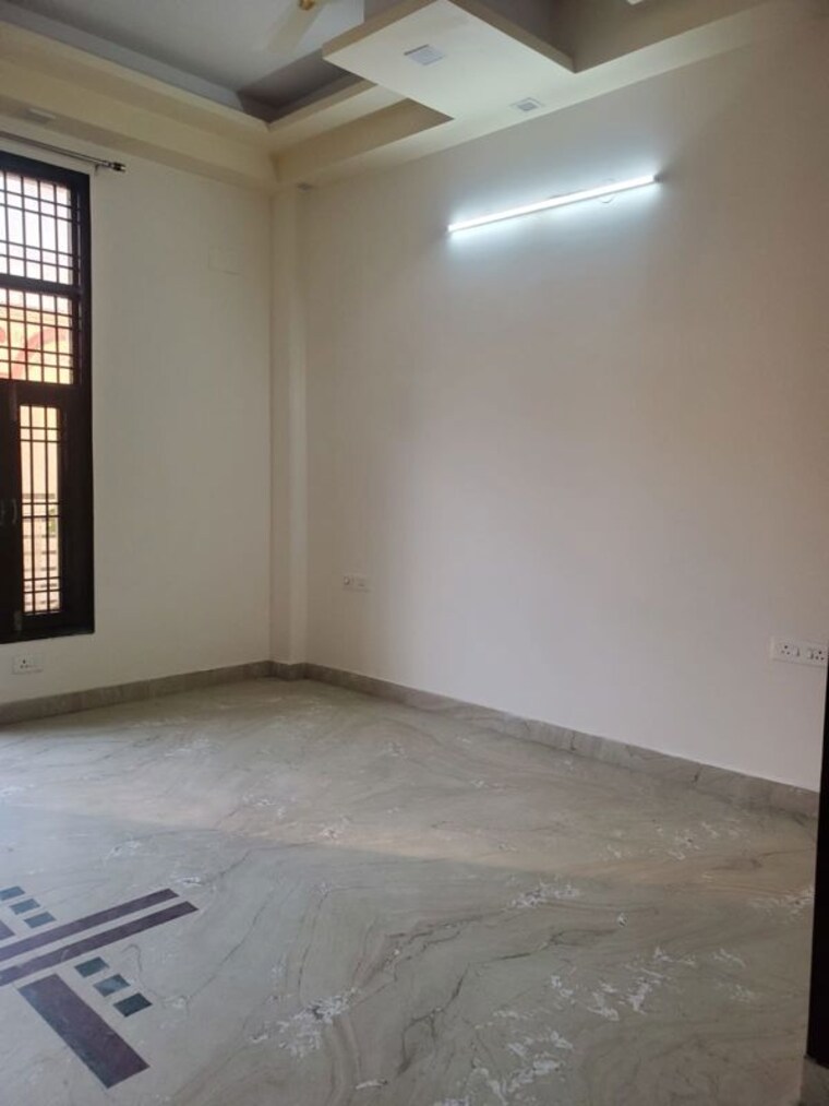 Room, vaishali sector 5 4 Bedroom 1680 Sq.Ft. Builder Floor In Vaishali Sector 5 Ghaziabad 9765487