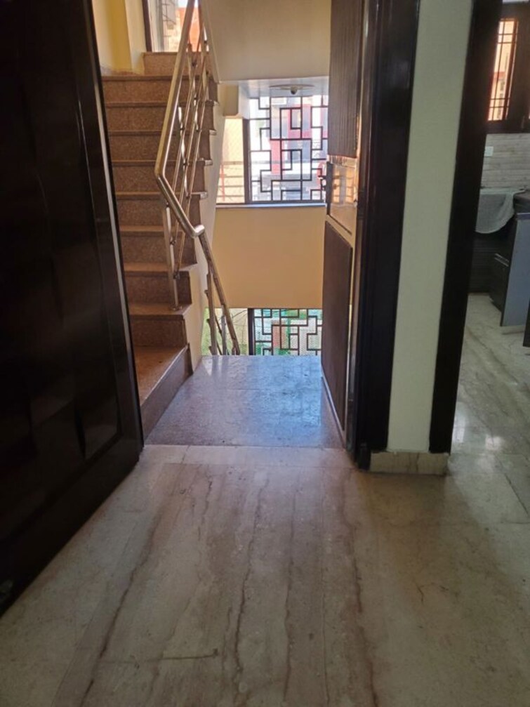 undefined, vaishali sector 5 4 Bedroom 1670 Sq.Ft. Builder Floor In Vaishali Sector 5 Ghaziabad 9765506