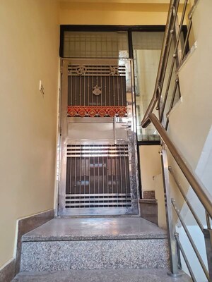 4 BHK Builder Floor – Entrance View at Vaishali Sector 5 - for Rent