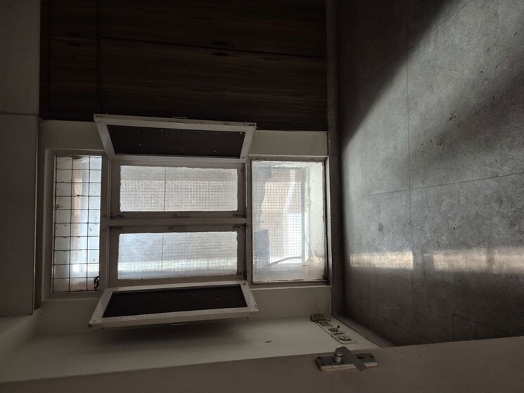  Parking, mayur vihar 3.5 Bedroom 1350 Sq.Ft. Apartment In Mayur Vihar Delhi 9765508