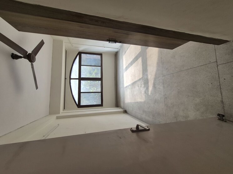 Room, mayur vihar 3.5 Bedroom 1350 Sq.Ft. Apartment In Mayur Vihar Delhi 9765508