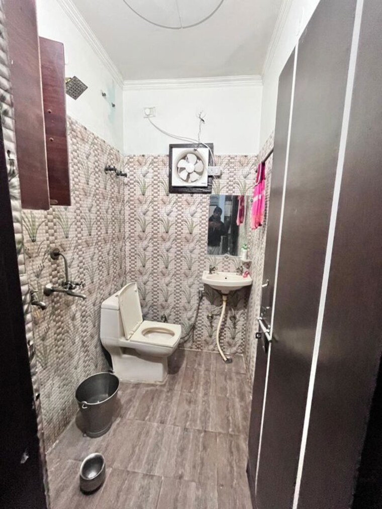 Bathroom, vaishali sector 2 1 Bedroom 680 Sq.Ft. Builder Floor In Vaishali Sector 2 Ghaziabad 9765519