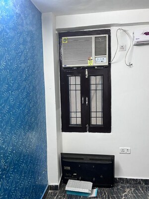 Living Room in 1 BHK Builder Floor at Vaishali Sector 2 – for Rent