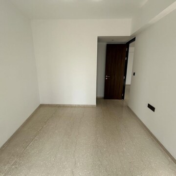 Room in 3 BHK Apartment at Lodha World Crest, Empire Mill – for Rent