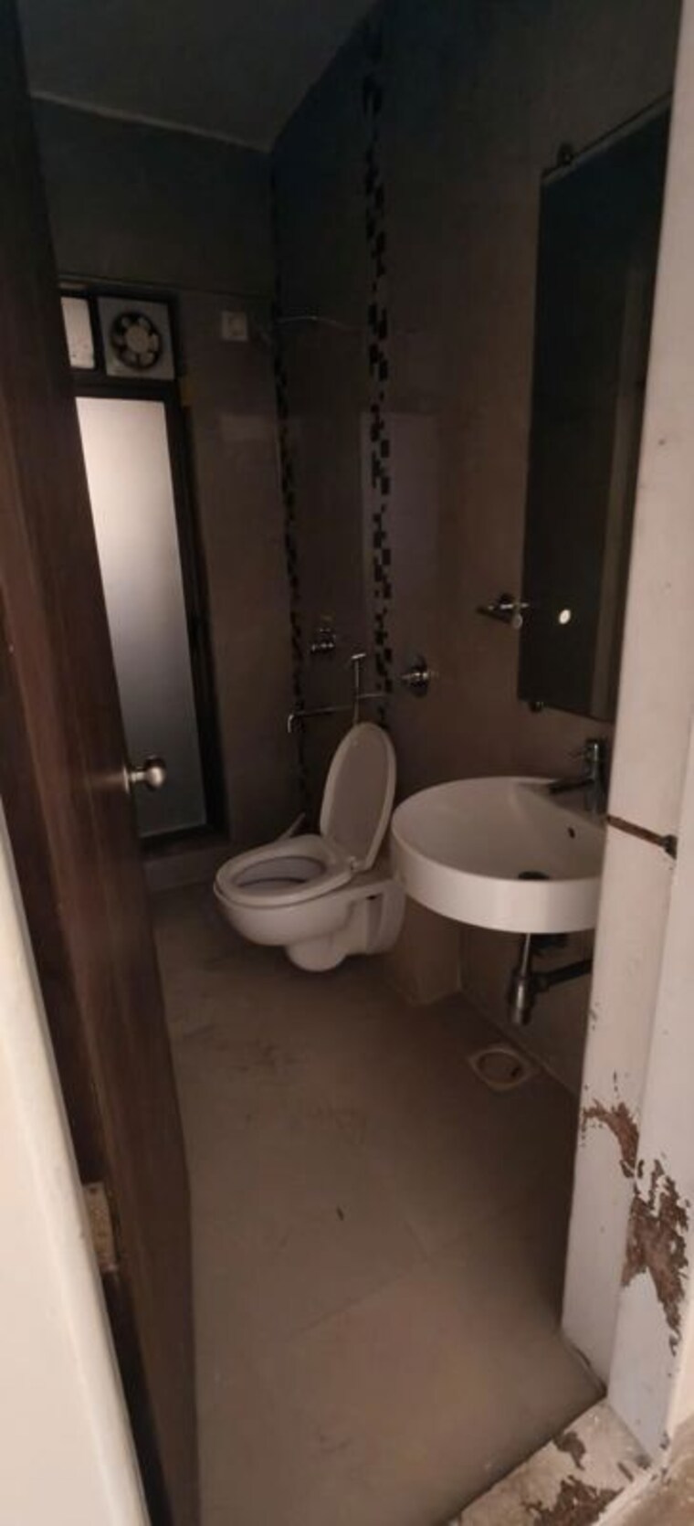 Bathroom, hdil-metropolis-residences 3 Bedroom 1350 Sq.Ft. Apartment In Andheri West Mumbai 9765499