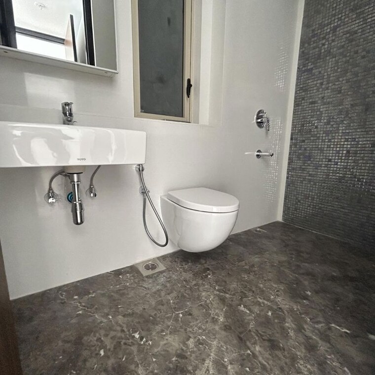 Bathroom, lodha-the-world-towers-world-one-tier-2 4 Bedroom 2280 Sq.Ft. Apartment In Empire Mill Mumbai 9765544