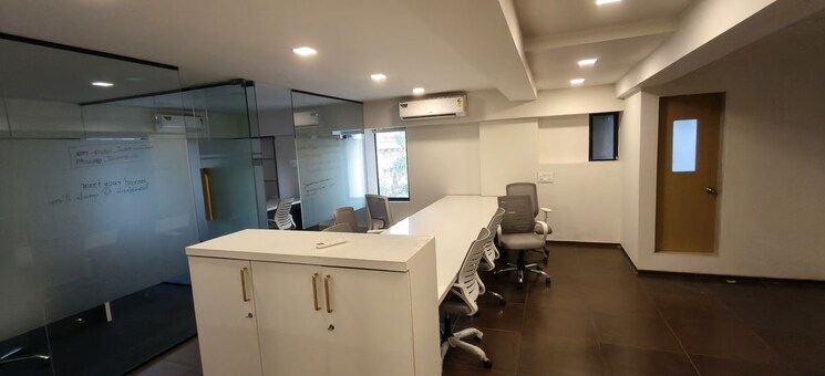 Team Area, andheri west Commercial Office Space 2600 Sq.Ft. In Andheri West Mumbai 9757767