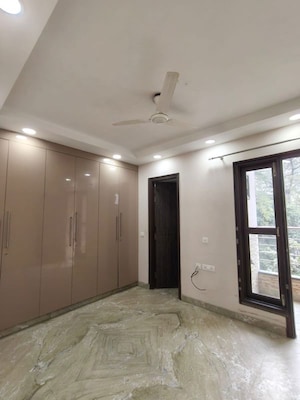 Room in 2 BHK Builder Floor at Lajpat Nagar I – for Rent