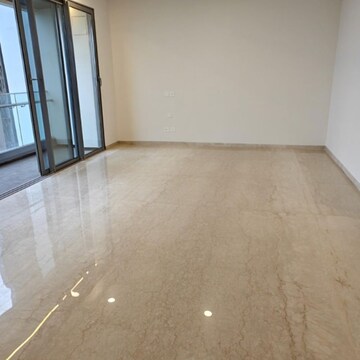 Room in 3 BHK Apartment at Piramal Mahalaxmi, Arthur rd – for Rent