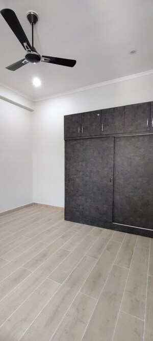 Room in 3 BHK Apartment at Kathgodam – for Rent