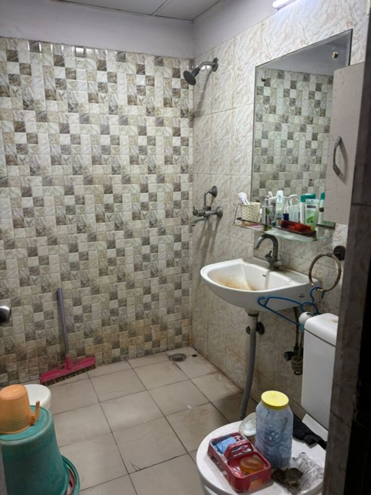 Bathroom, antriksh-golf-view 2 Bedroom 1010 Sq.Ft. Apartment In Sector 78 Noida 9765602