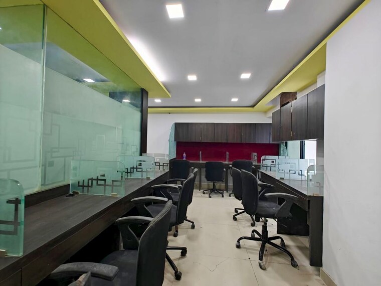 Team Area, malad west Commercial Office Space 600 Sq.Ft. In Malad West Mumbai 9765605