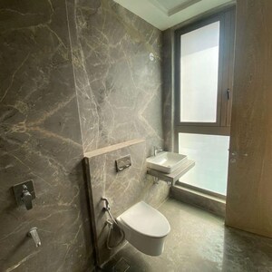Bathroom in 4 BHK Apartment at Prestige Jasdan Classic, Jacob Circle – for Rent