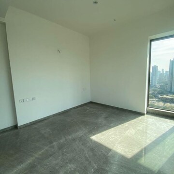 Room in 4 BHK Apartment at Prestige Jasdan Classic, Jacob Circle – for Rent