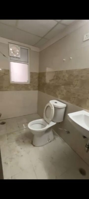 Bathroom in 3 BHK Apartment at Amrapali Golf Homes, Sector 4 Greater Noida – for Rent