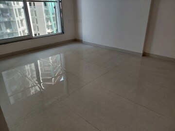 Room in 3.5 BHK Apartment at Je and Vee Madhuban, Malad East – for Sale