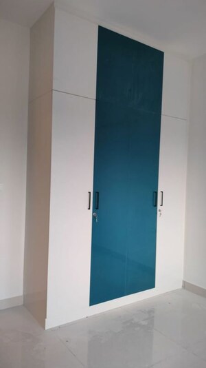 Furnished Amenities in 4 BHK Apartment at Prestige Waterford, Whitefield – for Rent