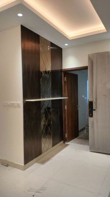 Furnished Amenities in 4 BHK Apartment at Prestige Waterford, Whitefield – for Rent