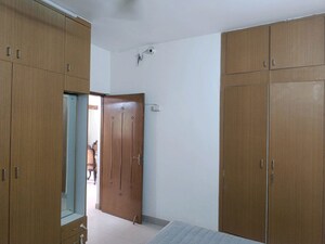 Room in 3 BHK Apartment at Vasant Kunj – for Rent