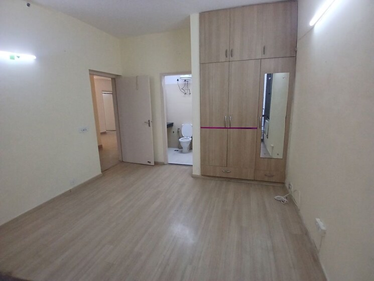 Room, pioneer-park-phase-1 3 Bedroom 2435 Sq.Ft. Apartment In Sector 61 Gurgaon 9765697