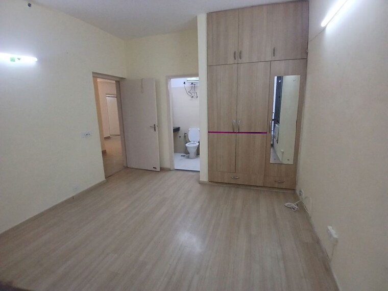 Room, pioneer-park-phase-1 3 Bedroom 2435 Sq.Ft. Apartment In Sector 61 Gurgaon 9765697