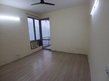 Room in 3 BHK Apartment at Pioneer Park Phase 1, Sector 61 – for Sale