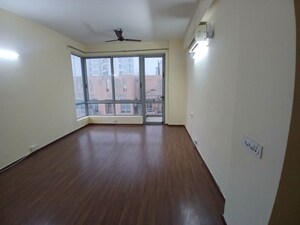 Room in 3 BHK Apartment at Pioneer Park Phase 1, Sector 61 – for Sale