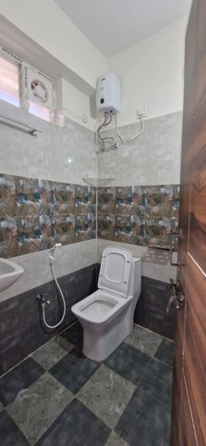 Master Bedroom in 2 BHK Builder Floor at Kondapur – for Rent