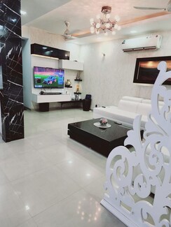 3.5 BHK + Pooja Room Apartment For Sale in Unitech Uniworld Gardens