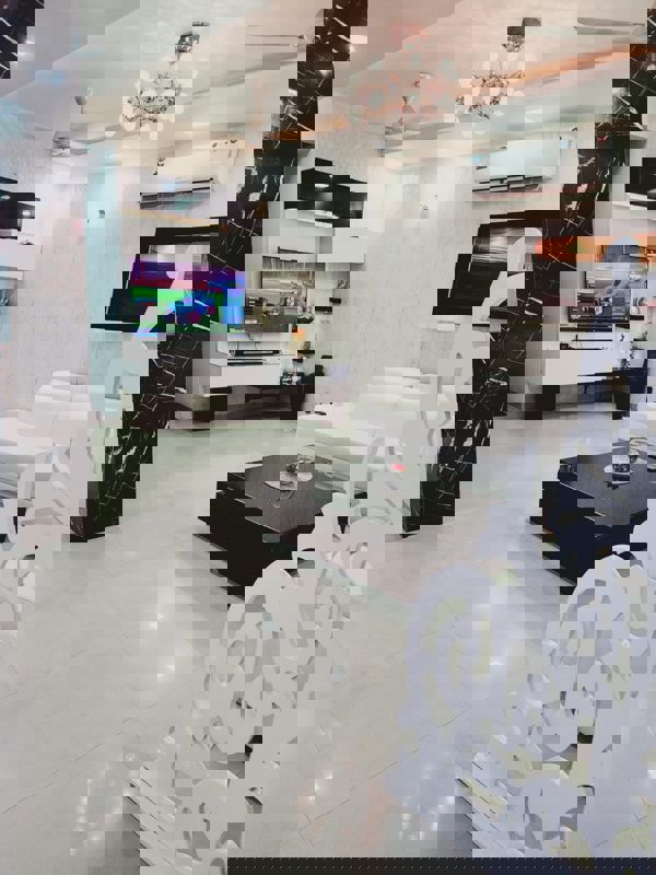 3.5 BHK + Pooja Room Apartment For Sale in Unitech Uniworld Gardens