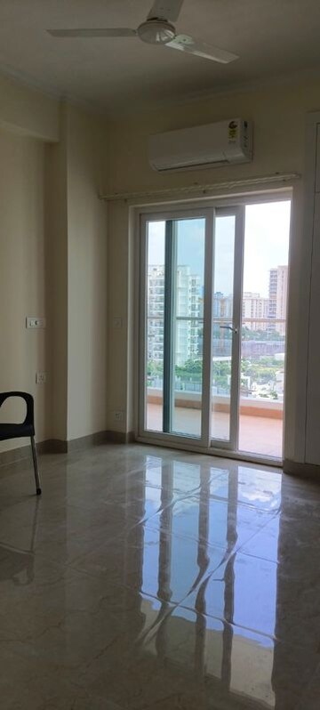 Room in 3 BHK Apartment at Shree Vardhman Victoria, Sector 70 – for Rent