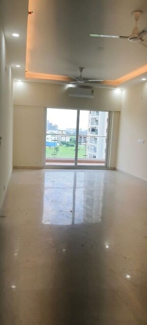 Room in 3 BHK Apartment at Shree Vardhman Victoria, Sector 70 – for Rent