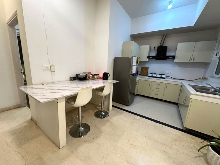 Master Bedroom, bptp-astaire-gardens 3.5 Bedroom 2800 Sq.Ft. Apartment In Sector 70a Gurgaon 9765758