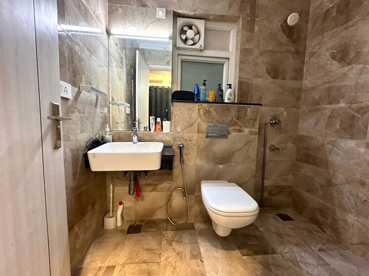Bathroom, bptp-astaire-gardens 3.5 Bedroom 2800 Sq.Ft. Apartment In Sector 70a Gurgaon 9765758