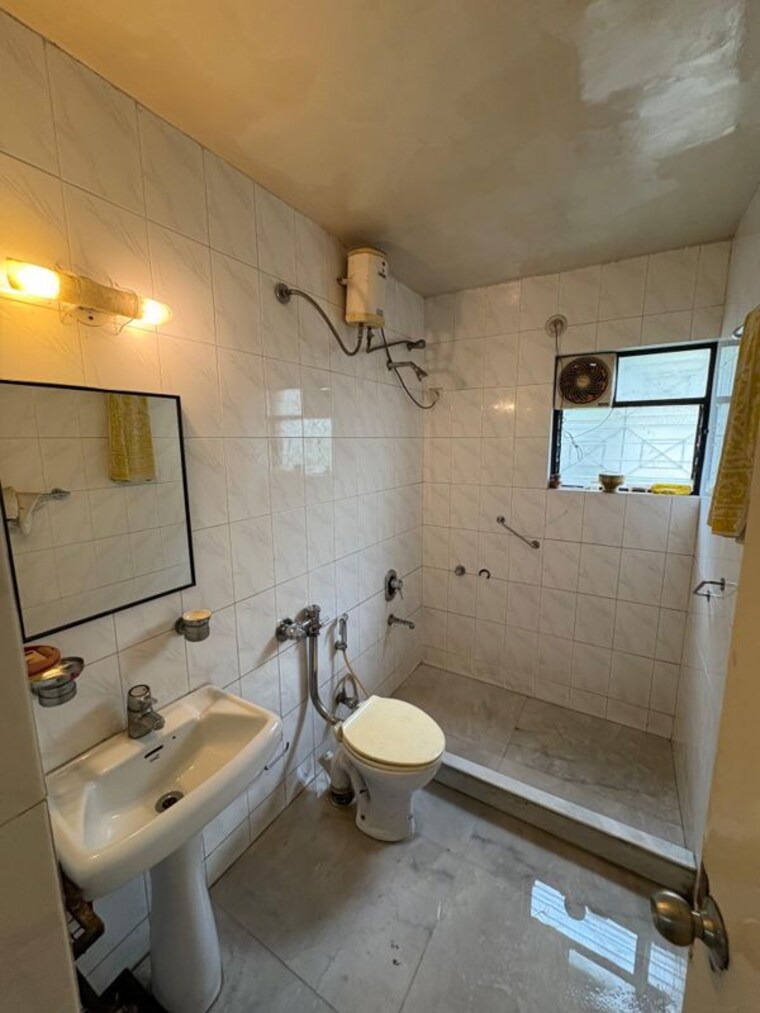 Bathroom, bhosale nagar 3 Bedroom 1050 Sq.Ft. Apartment In Bhosale Nagar Pune 9765763