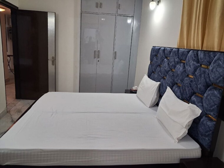 Bedroom, east of kailash 3 Bedroom 1150 Sq.Ft. Builder Floor In East Of Kailash Delhi 9765796