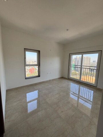 Room in 2 BHK Apartment at Shapoorji Pallonji BKC 28, Bandra East – for Rent