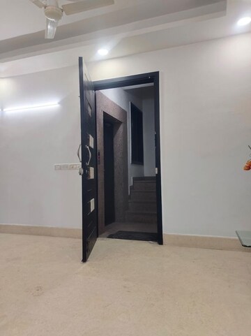 Room in 3 BHK Builder Floor at East Of Kailash – for Rent