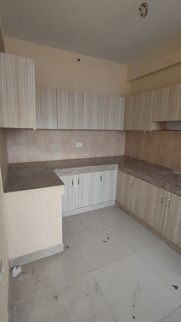 Kitchen in 3.5 BHK Apartment at Jaypee Klassic Shaurya, Sector 134 – for Rent
