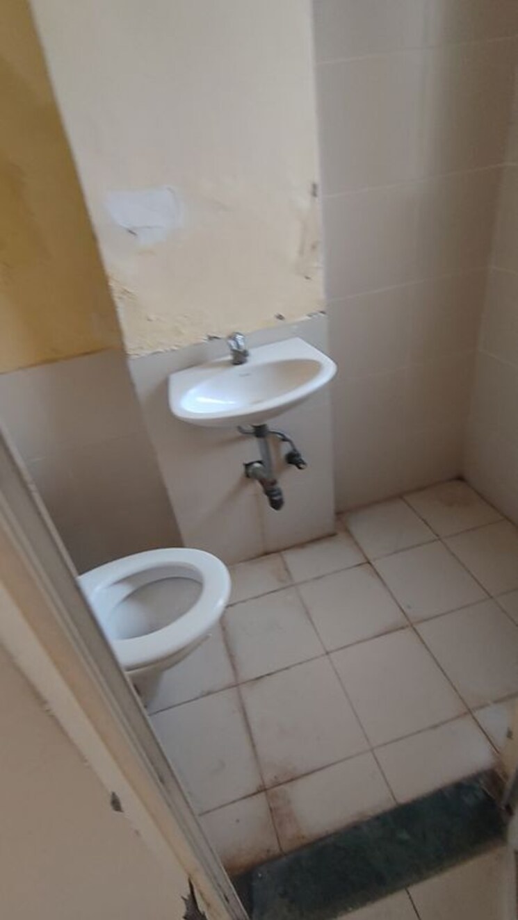 Bathroom, jaypee-klassic-shaurya 3.5 Bedroom 1640 Sq.Ft. Apartment In Sector 134 Noida 9765831