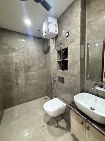 Bathroom in 2 BHK Builder Floor at Hong Kong Bazaar, Sector 57 – for Rent