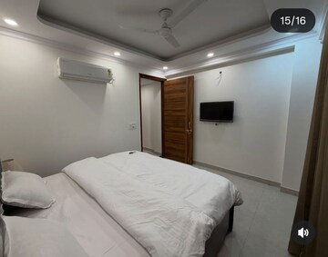 Bedroom in 1 BHK Builder Floor at Palm Residency Chhatarpur, Chattarpur – for Rent